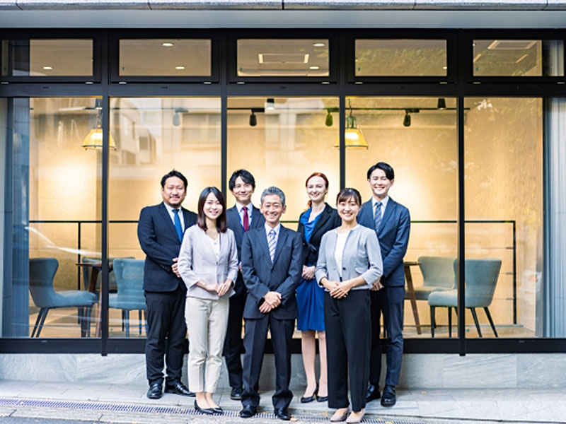 会社の社長と従業員